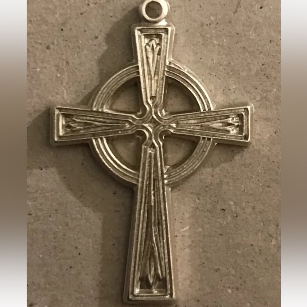 VINTAGE RARE - STERLING SILVER  CELTIC CROSS RELIGIOUS PENDANT
